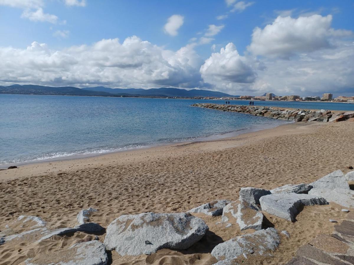 Appart Cosy En Bord De Mer - Port Santia Lucia St Raphael Saint-Raphaël エクステリア 写真